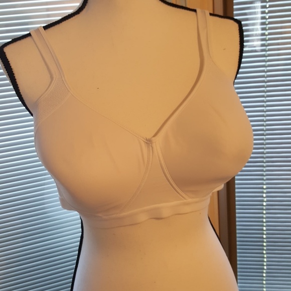 Hanes Other - 3XL Bra